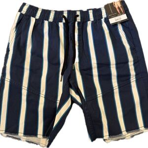 NWT No Boundaries Men’s Blue and White Shorts Size 32/34